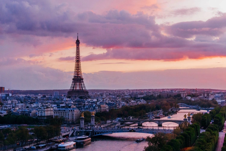 A párizsi Eiffel-torony története és titkai